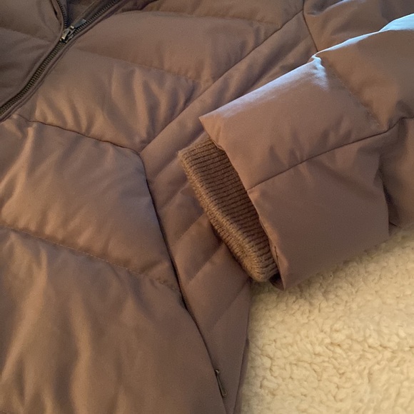 Land’s End Petite size 6-8 down taupe coat. - Picture 2 of 7